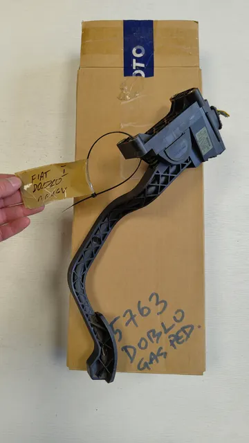 GAS PEDAL DOBLO 1.9 JTD 0281002415, №1